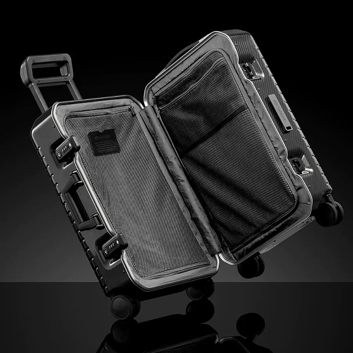 MON CARBONE BLACKDIAMOND Carbon Fiber Zippered Closure Carry On Matte Black
