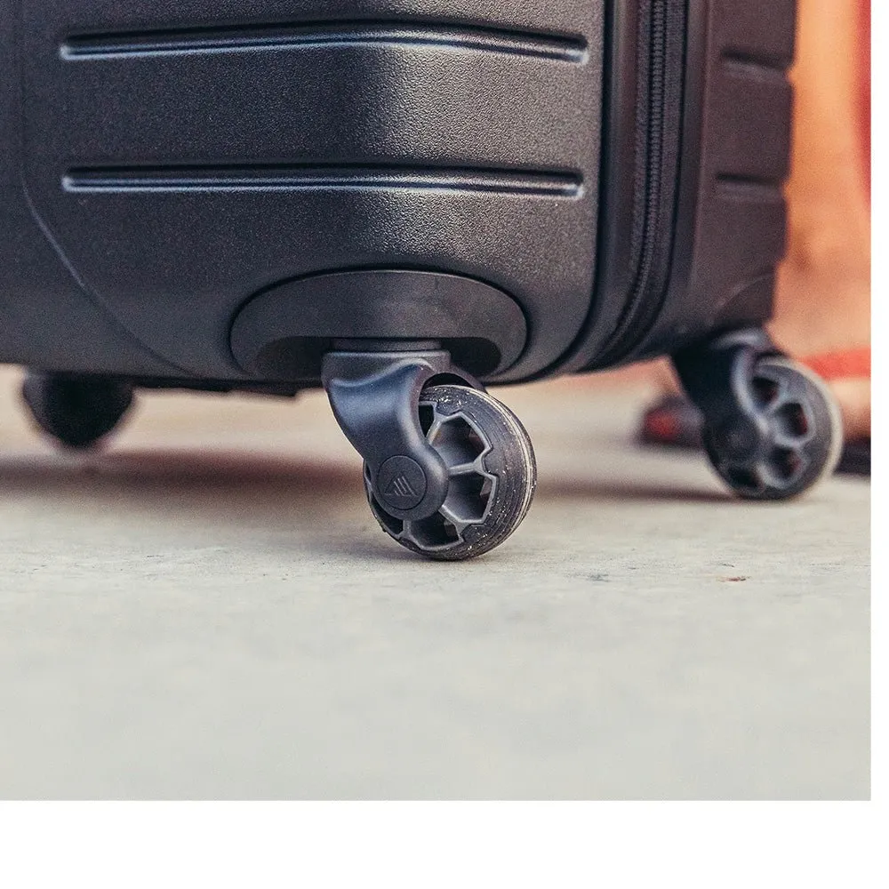 QUADRO HARDCASE 28" WHEELED LUGGAGE